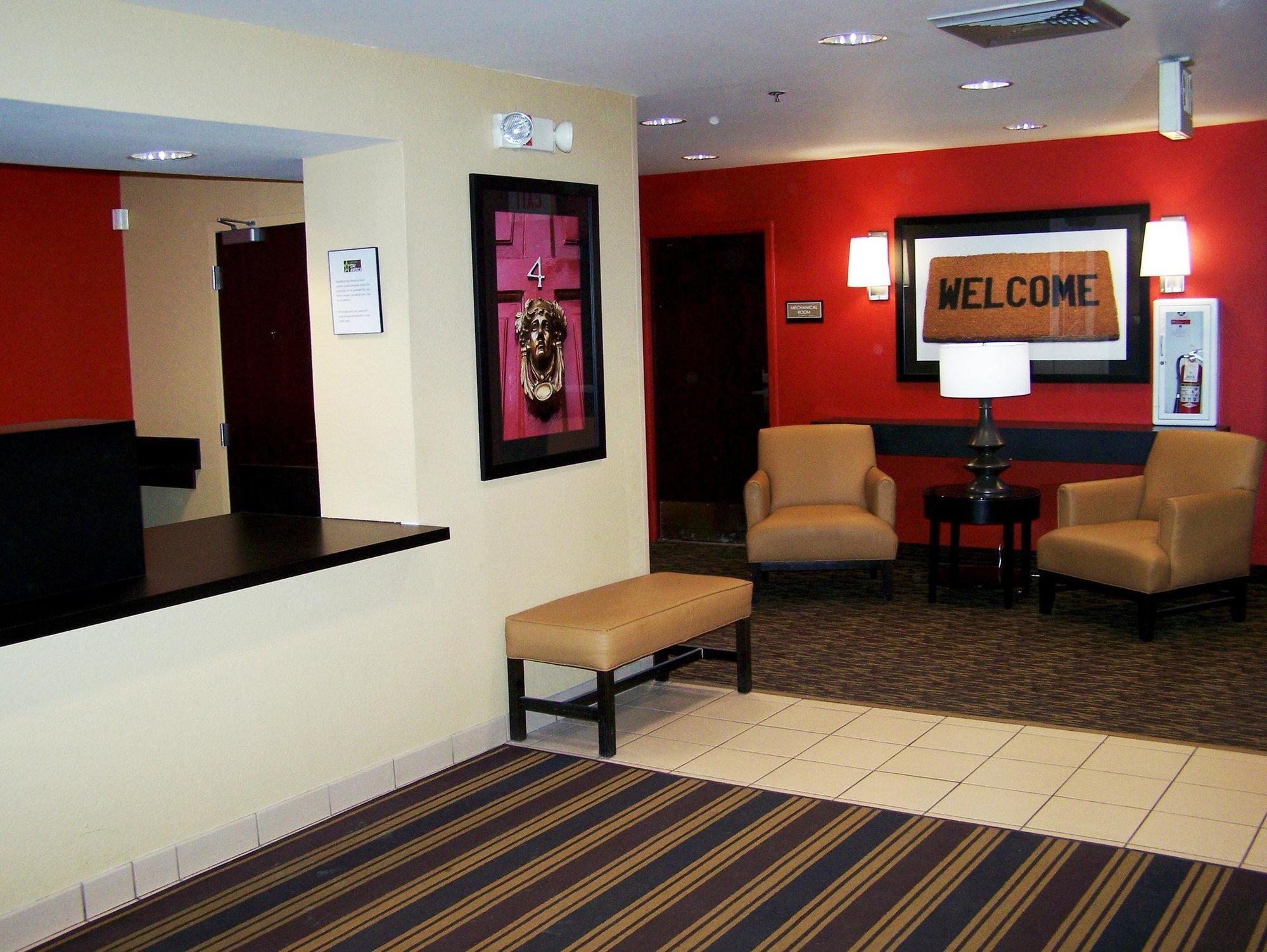 Extended America Select - Minneapolis - - Valley View Road