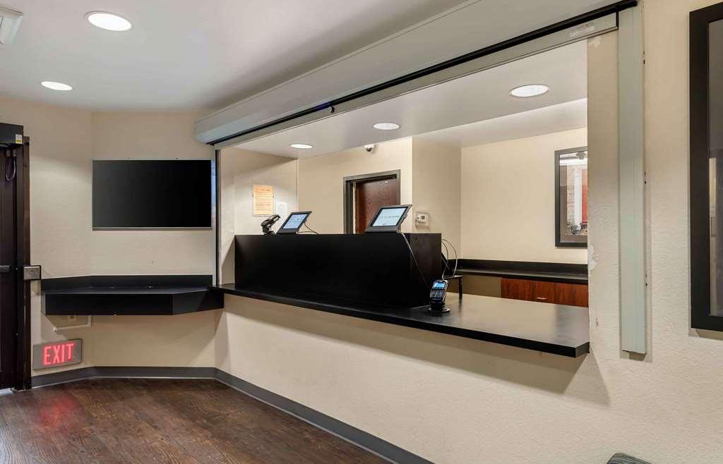 Extended America Select - Minneapolis - - Valley View Road