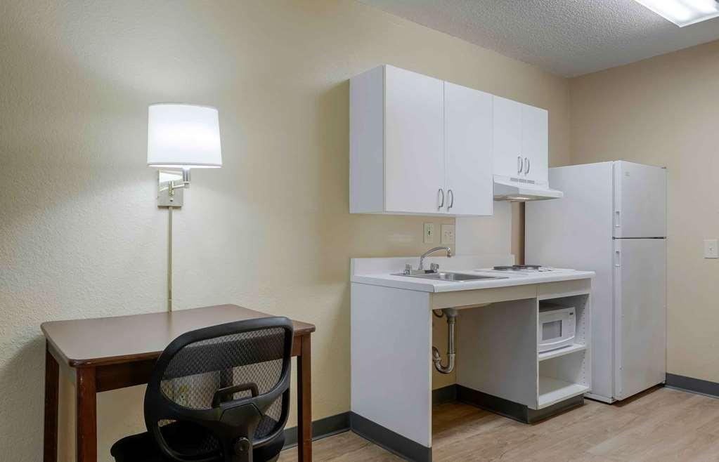 Extended America Select - Minneapolis - - Valley View Road Hotel