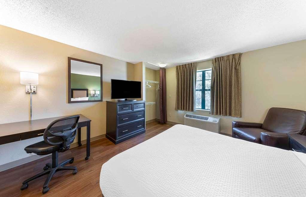 Extended America Select - Minneapolis - - Valley View Road 2* Eden Prairie