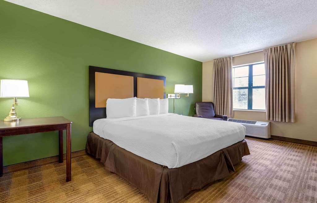 Extended America Select - Minneapolis - - Valley View Road 2* Eden Prairie