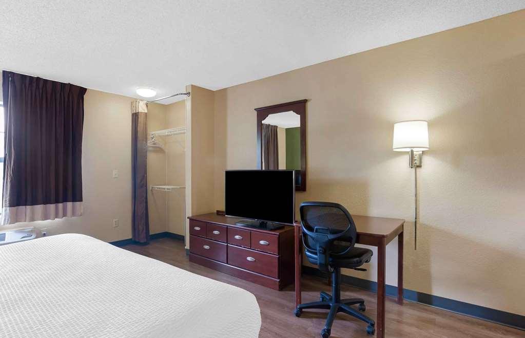 Extended America Select - Minneapolis - - Valley View Road 2* Eden Prairie