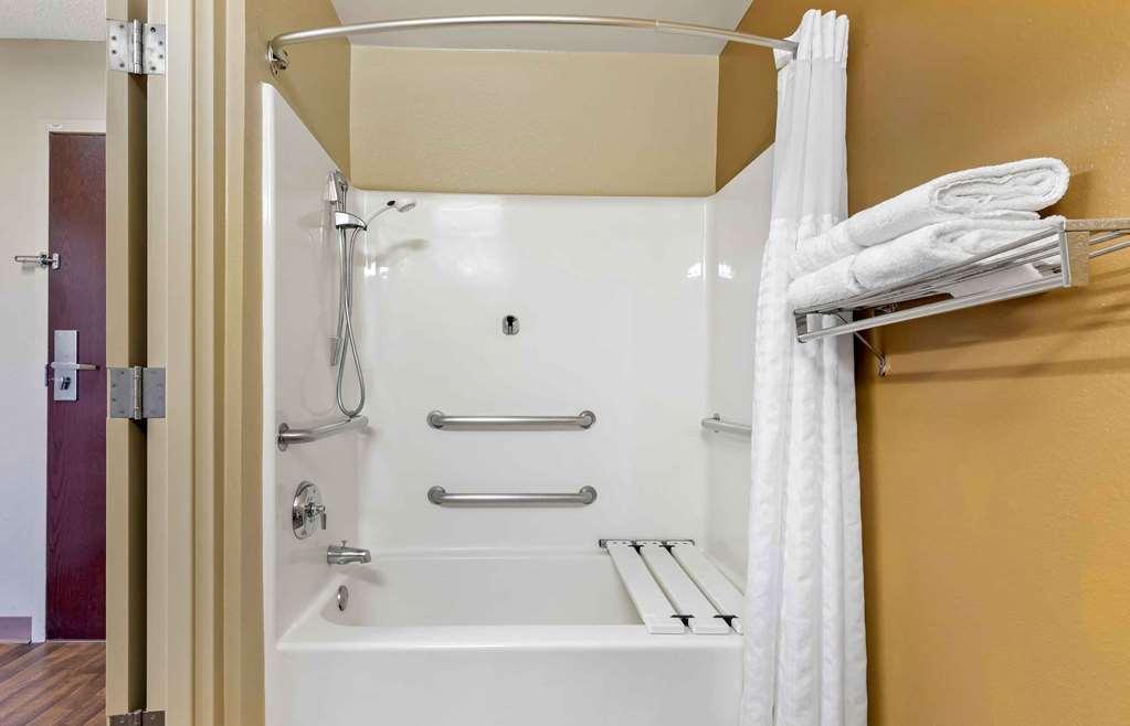 Extended America Select - Minneapolis - - Valley View Road 2* Eden Prairie