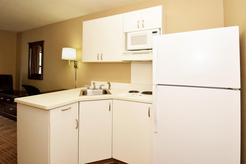 Extended America Select - Minneapolis - - Valley View Road Hotel