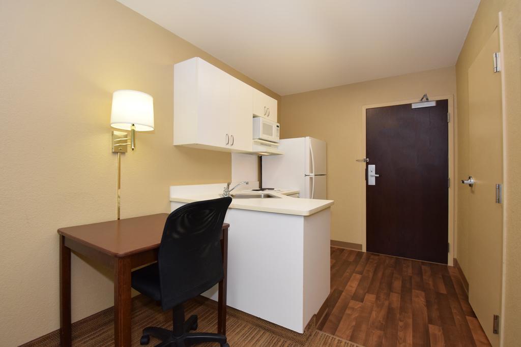 Extended America Select - Minneapolis - - Valley View Road 2* Eden Prairie