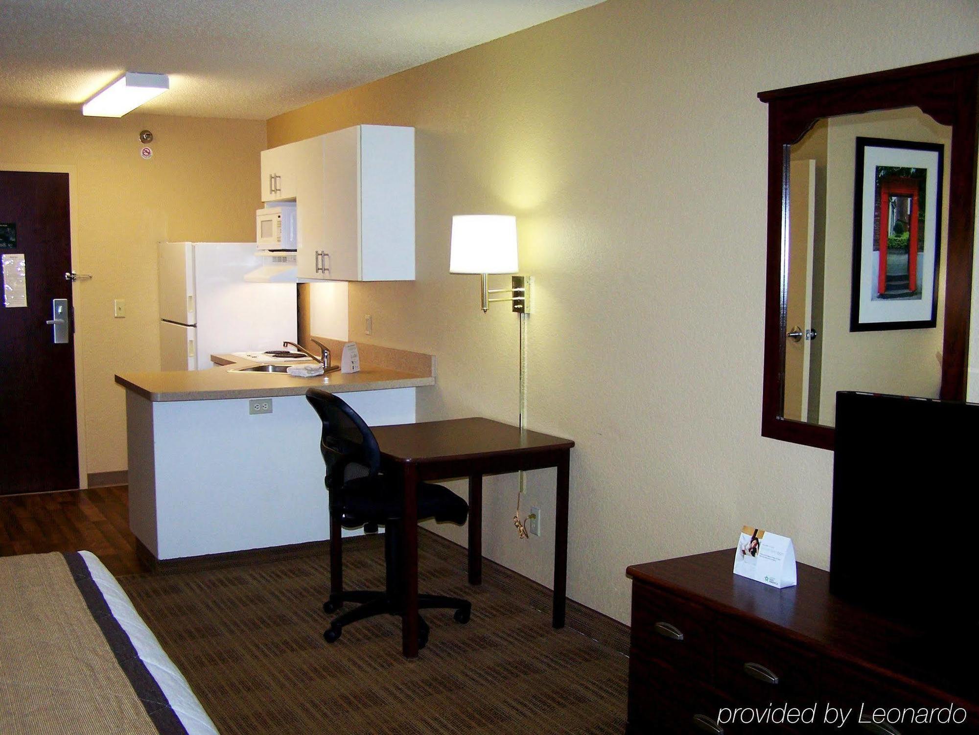 Extended America Select - Minneapolis - - Valley View Road Hotel 2*